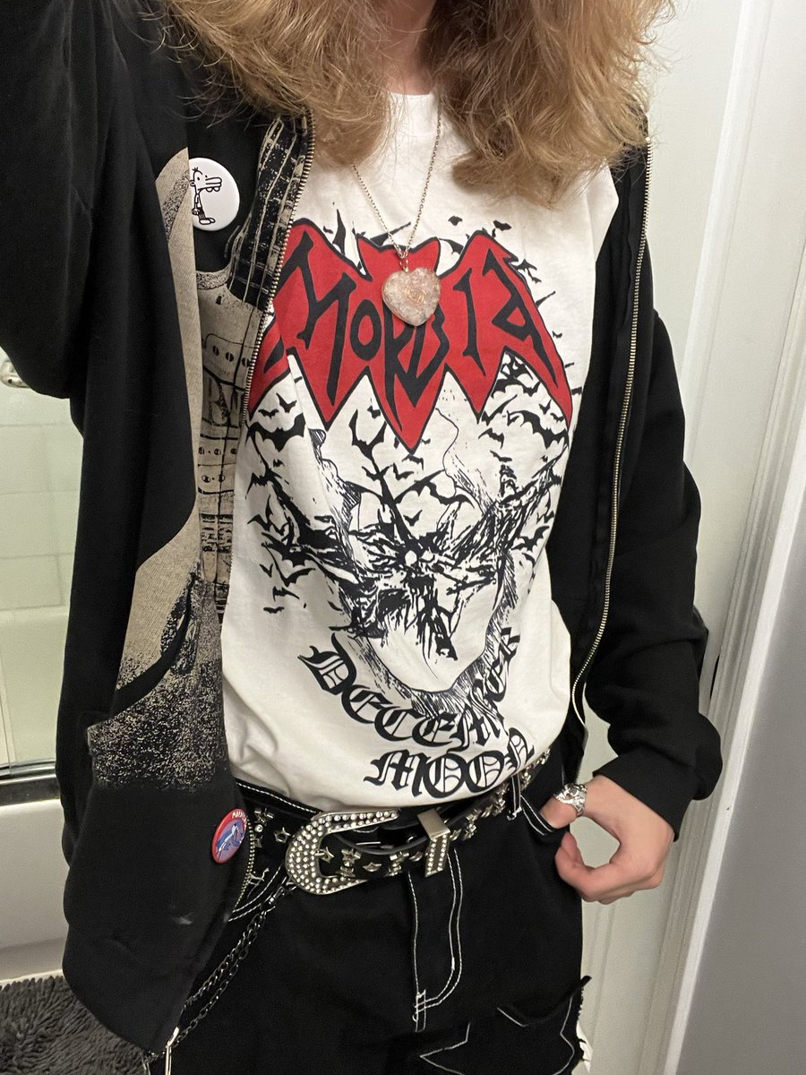 blevvy2's tweet photo. Oh my god my fit is fantastic!!!🎵🎵🎶🎶🎼🎵🎵🎼🎶
#ootd #morbid #Decembermoon https://t.co/hRF07TKXjy