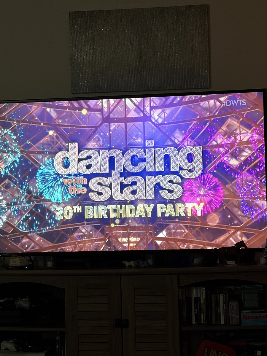 AnneVanJ's tweet photo. OH IT’S GONNA BE A PARTY WITH THAT OPENING NUMBER #DWTS https://t.co/mBIWcPiFaL