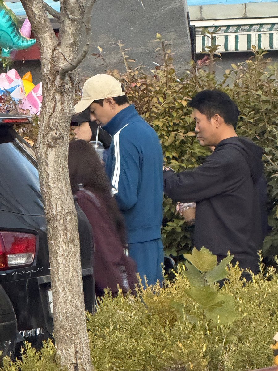 monteaforsure's tweet photo. Jo Insung & Cha Tae Hyun were at Jeonju Zoo yesterday
11.11.2025
#Insung #JoInsung #zoinsung #조인성 #チョ・インソン #ゾ・インソン #전주동물원 https://t.co/GwraiboYWT
