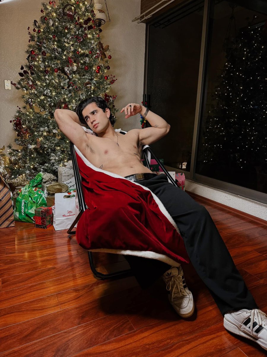 paolapezlo's tweet image. viva navidad ❅

AARON NO TE VAMOS A SOLTAR

#AaronMercury #LaCasaDeAaron