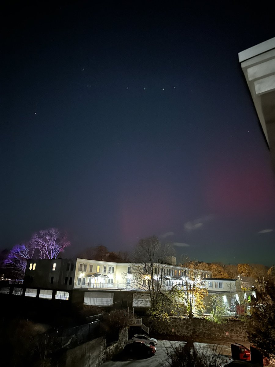 Jendepo182's tweet photo. @ericfisher Can only see it through the lens for now but still gorgeous!  North Attleboro https://t.co/6nP74GMX2C