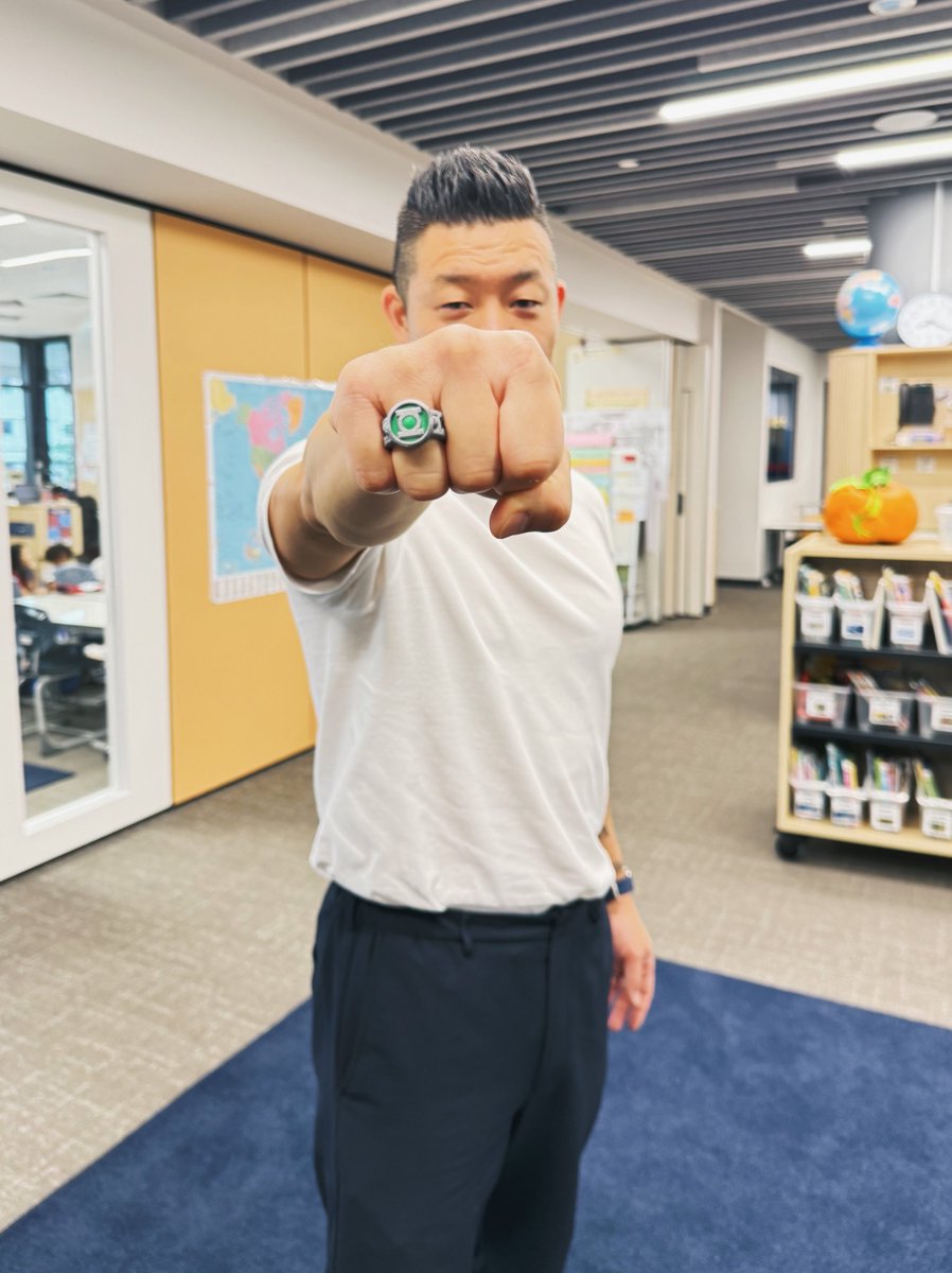 davidleeedtech's tweet image. Wearing my Green Lantern Ring today! Shoutout to @shaunykmakes for printing it for my microkeynote. 

#folhk

Brien Shores design
myminifactory.com/object/3d-prin…