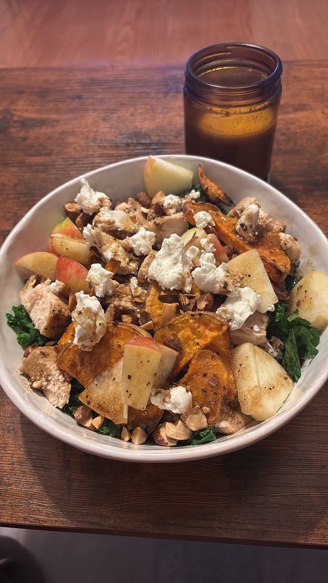 Since <a href="/sweetgreen/">sweetgreen</a> refuses my pleas to open a WS location, I had to take matters into my own hands. 

WE GOT SWEETGREEN AT HOME 😭