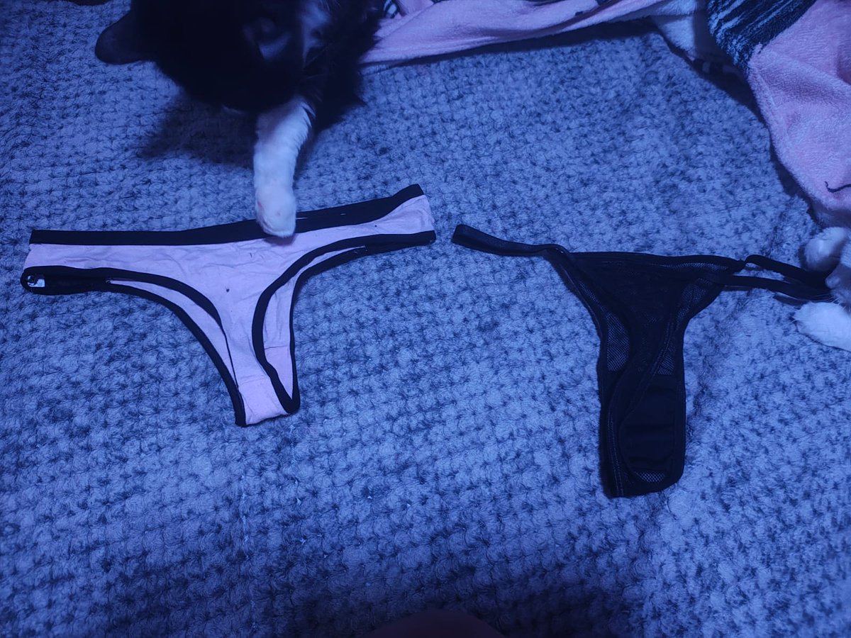 Escoge una tanga para que hagamos videollamada ahora, si no te gusta una de esas te muestro otras UwU