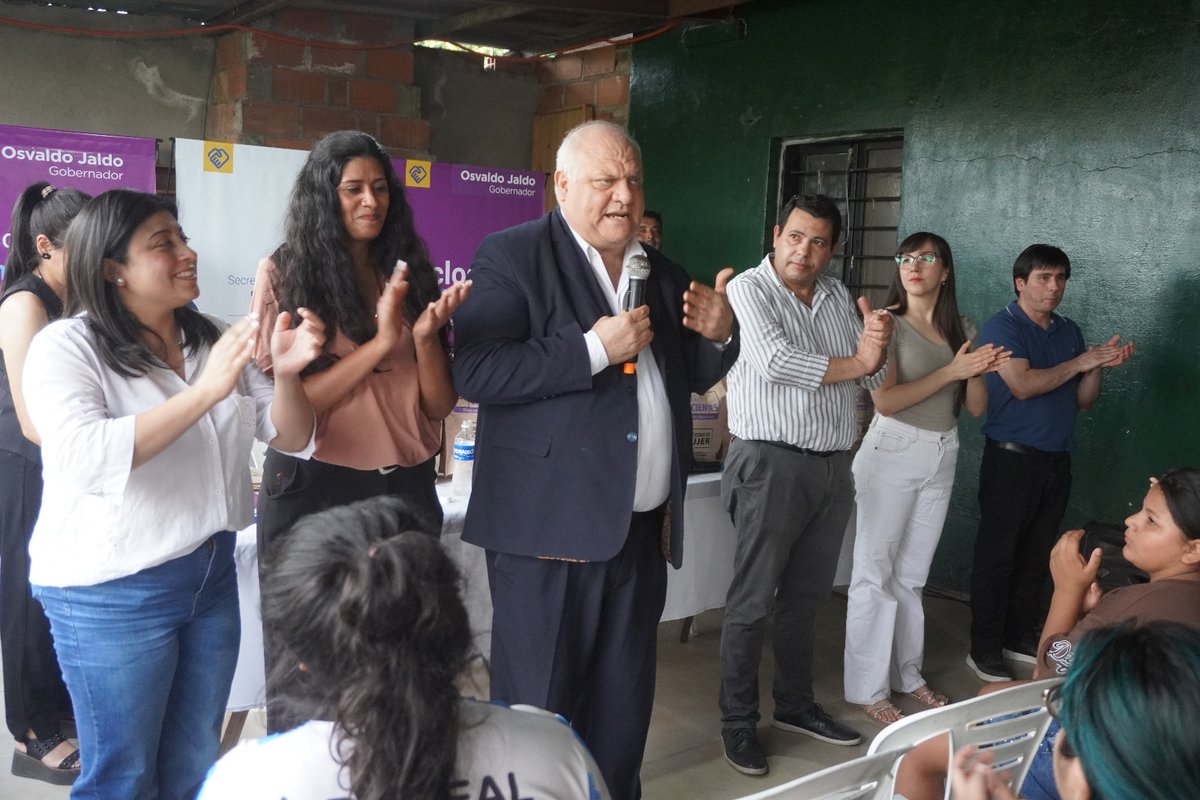 FEDEMASSOTUC's tweet photo. 👉🏽 Entregar insumos para el cuidado personal y capacitar sobre salud de las mujeres no es solo una asistencia, es un acto de justicia social y un compromiso con la calidad de vida de nuestras mujeres. https://t.co/IFcDXEF3yQ
