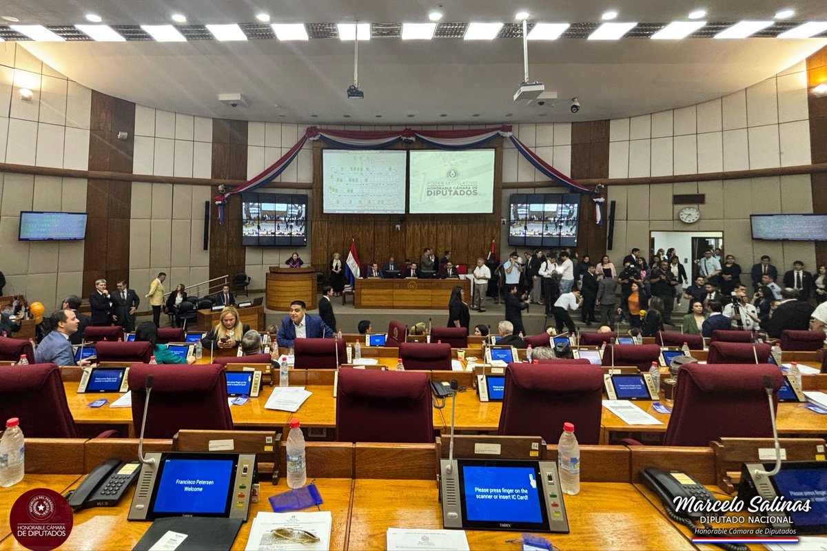 ✅ SESIÓN EXTRAORDINARIA – 11/11/25

Hoy se llevó a cabo una sesión extraordinaria de la Cámara de Diputados, donde se analizó como único punto del orden del día el proyecto de ley “Que aprueba el Presupuesto General de la Nación para el Ejercicio Fiscal 2026 (PGN 2026)”. 🏛️🇵🇾