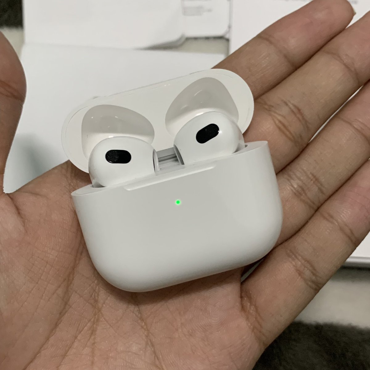 Noon_647's tweet photo. 🎀 ส่งต่อ Airpod gen 3 ของแท้ สภาพใหม่มาก แบตไม่เสื่อม อปก. กล่อง+สายชาร์จ 
 ส่งต่อ 1900
#airpods #airpodsมือ2 #airpods2 #airpodsมือสอง #ส่งต่อairpods #แอร์พอด #แอร์พอดมือ2 #ไอแพดเพื่อการศึกษา #แอร์พอตมือสอง #แอร์พอต https://t.co/A5Axhm77uM