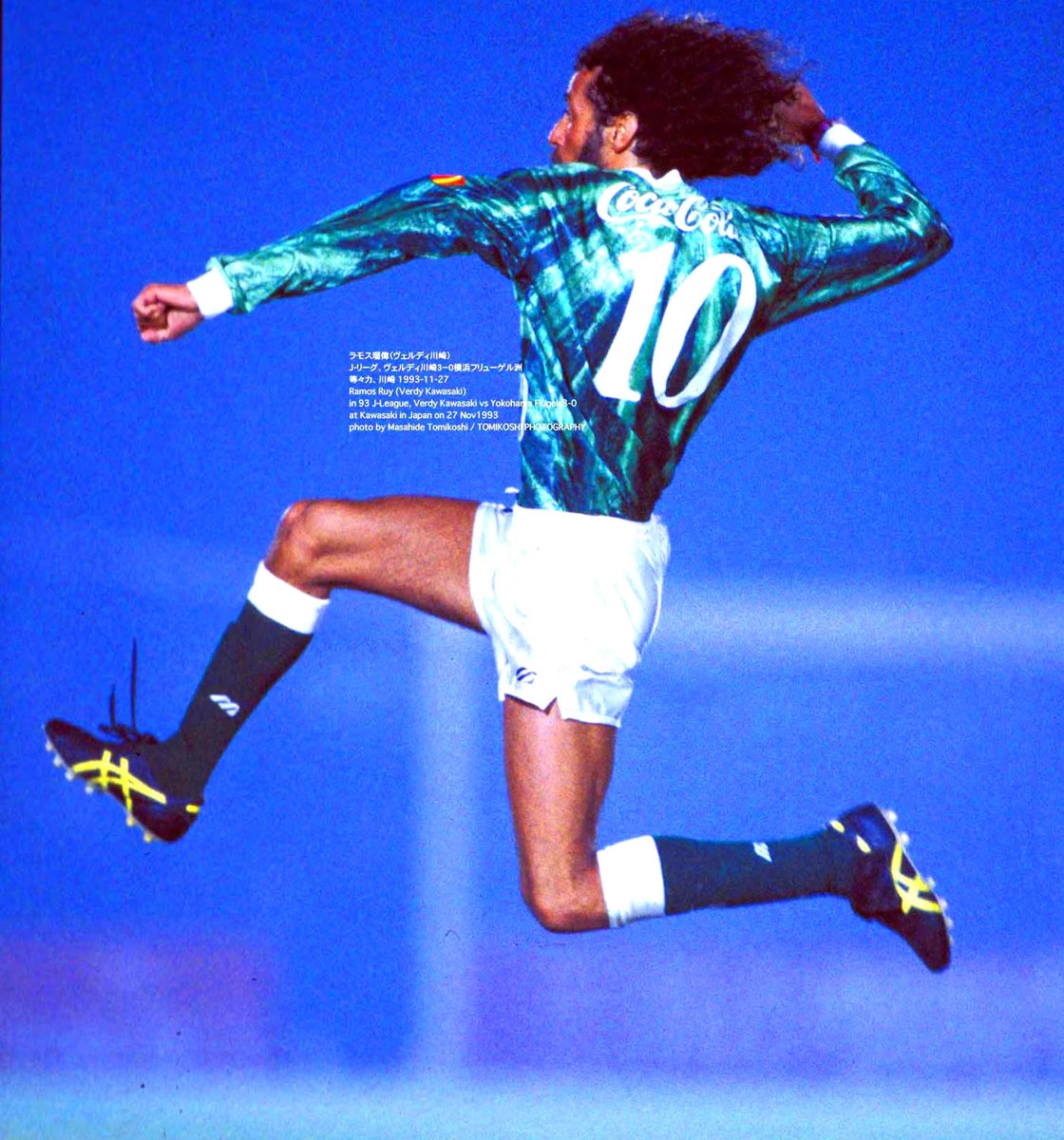 1993 ヴェルディ川崎　NTV FOOTBALL　CLUB　VAMOS LA Ruy Ramos (Verdy Kawasaki) in 93 J-League, Verdy Kawasaki vs