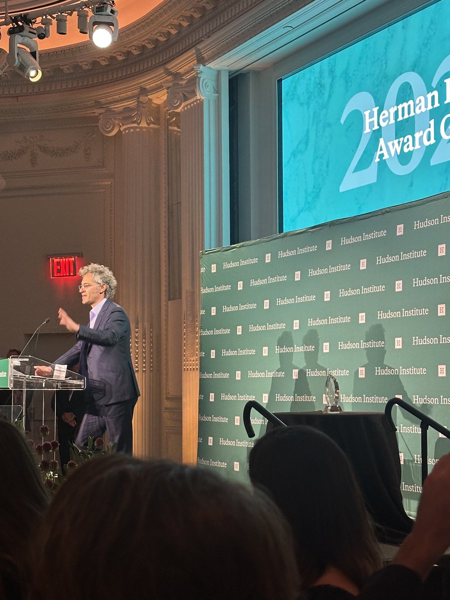 Great to be at the ⁦⁦<a href="/HudsonInstitute/">Hudson Institute</a>⁩ annual gala to see Alex Karp of ⁦<a href="/PalantirTech/">Palantir</a>⁩ receive the Herman Khan award. A positive and constructive creative disrupter who promotes #freedom.