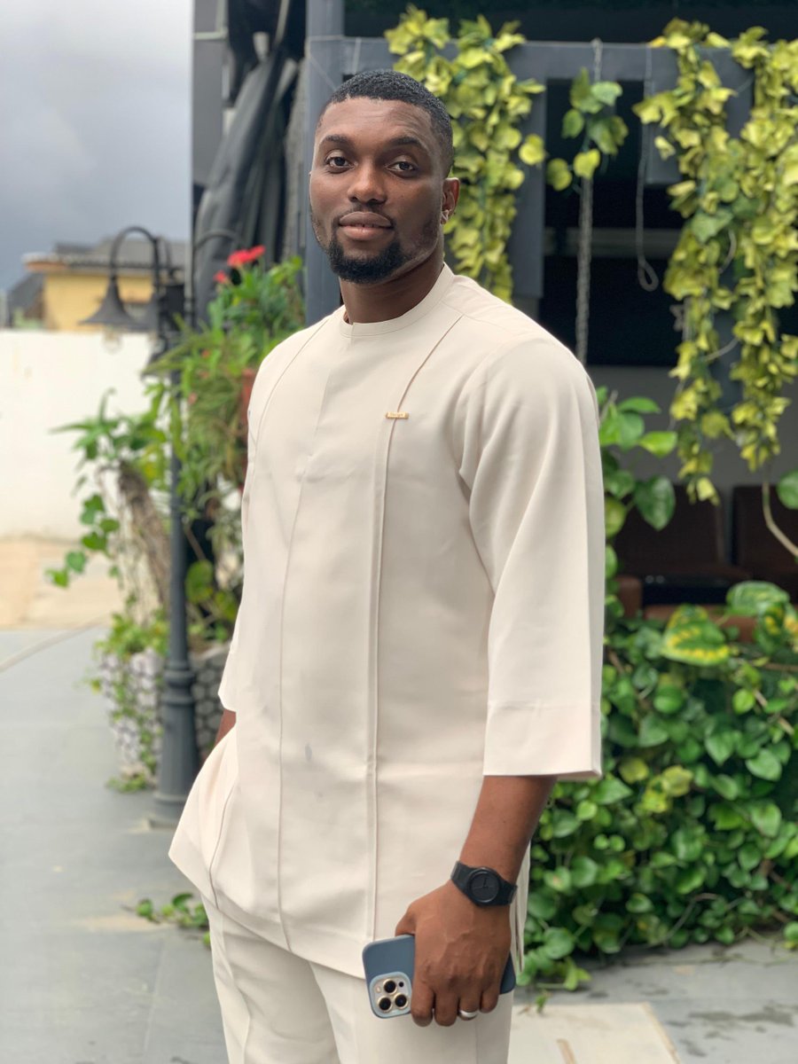 JoshuaObafemi3's tweet photo. @instruvoice_ The face and the product https://t.co/vawcz0WfOj