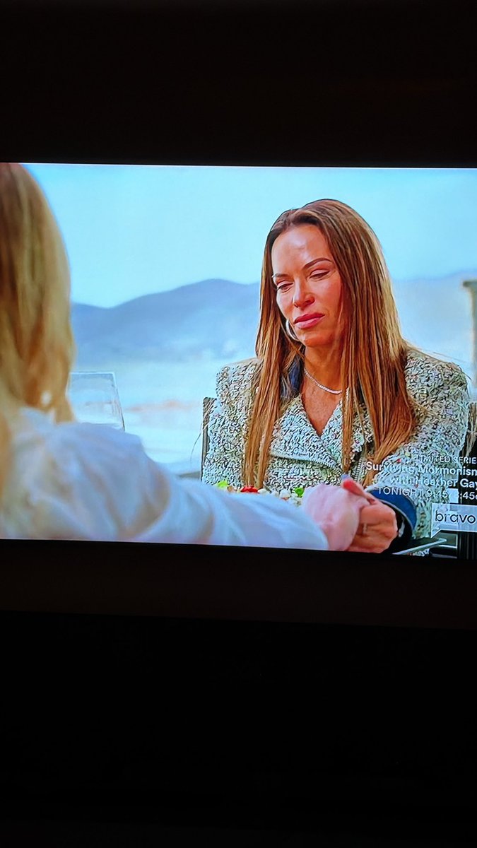 GreenQueen18_'s tweet photo. Half laughing at the logic…”pic me” Britani thought Lisa was her friend. I do feel terrible for her bc she wasn’t made for this show at any level. https://t.co/68x08RDHn9