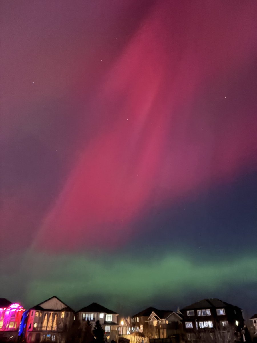 Grainwatchdog's tweet photo. #yeg is beautiful tonight https://t.co/VUjTMlhjh2