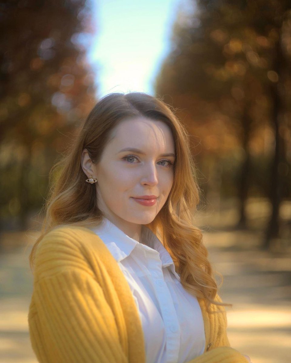 jaffa888's tweet photo. Finding the light in the woods.

#AutumnVibes #GoldenHour #SunnyDay #FallFashion #OOTD #SweaterWeather https://t.co/LxvtjFjl1b