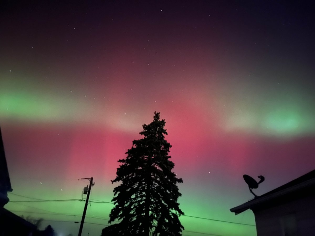 Gorgeous Display in Northern IL!
📸: <a href="/colton_freeze/">Colton Freeze</a>