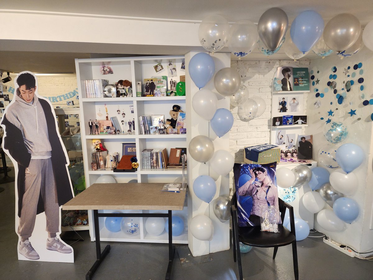 Dear_Sooho's tweet photo. ☕️ [cafe'11:12] 
수호님 생일카페 잠시후 열한시에 오픈합니다

#HBD_SOOHO_cafe1112
#수호님_생일을_축하하는_열한시_십이분 https://t.co/gjegecIuXt
