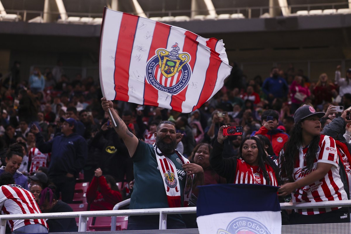 ChivasFemenil's tweet photo. 🚨 ¡TENGO PASES DOBLES PARA #ELCLÁSICODEMÉXICO DE IDA! 🚨 

Para participar: 
1️⃣ Da Repost y ❤️ 
2️⃣ Responde tu momento favorito del Rebaño en el Apertura 2025 
3️⃣ Utiliza el HT #MuchoChivas en la respuesta. 

¡Elegiré a los ganadores al azar! ¡Éxito! 🫰 https://t.co/5c6D1ecwKf