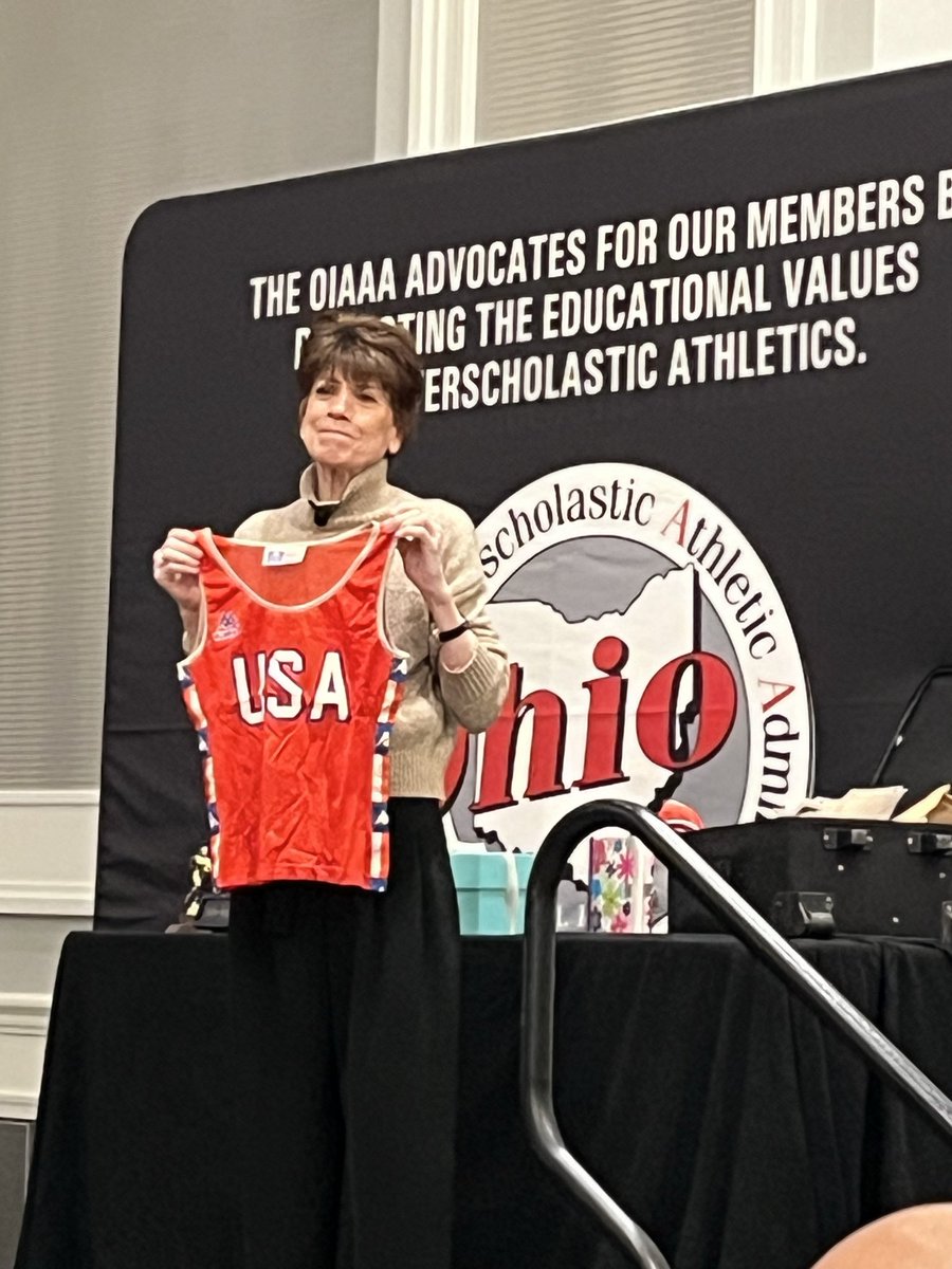 Julie Isphording, 1984 Olympic Marathon runner, and roommate of Mary Lou Retton at the LA Olympics, gave an inspiring talk at the OIAAA conference. Do the “ Finish Line Pose” in your daily life!