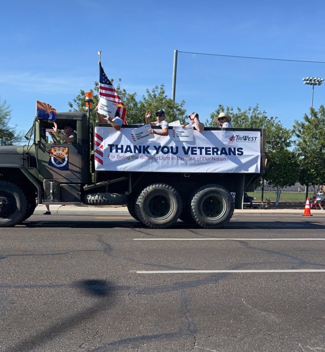 It was a beautiful day as <a href="/JimSharpe/">Jim Sharpe</a> and <a href="/LaDonaHarvey/">LaDona Harvey</a> served as announcers of the Phoenix Veterans Day parade. Thank you to all of our veterans for your service to our country, in wartime and peacetime. 🇺🇸

<a href="/KTAR923/">KTAR News 92.3</a>
