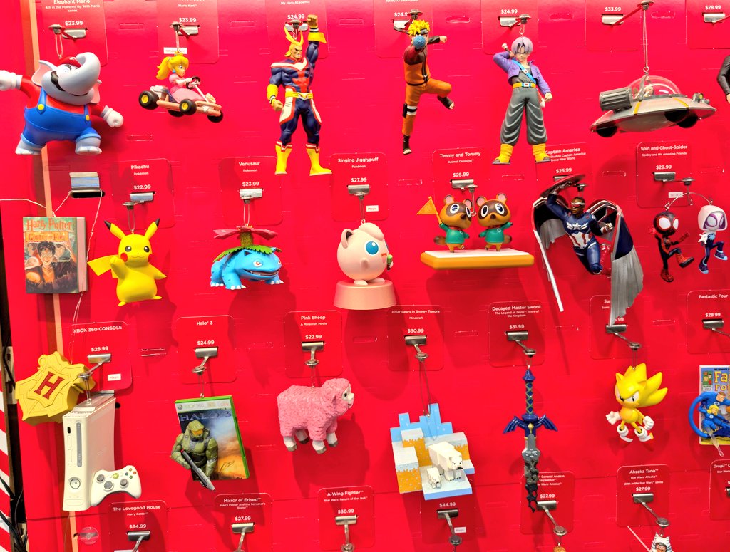 Robot__Turkey's tweet image. Went to the Hallmark Store. Any guesses as to what I picked up?

#Hallmark #Holidays #Sonic #ornaments #Gaming #RetroGaming