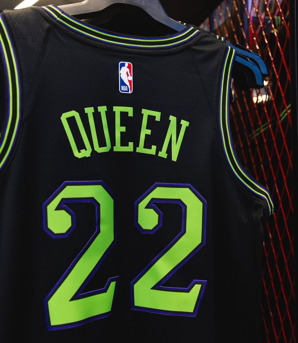 fashion_nfl's tweet image. This should be the primary aesthetic direction of the New Orleans Pelicans.