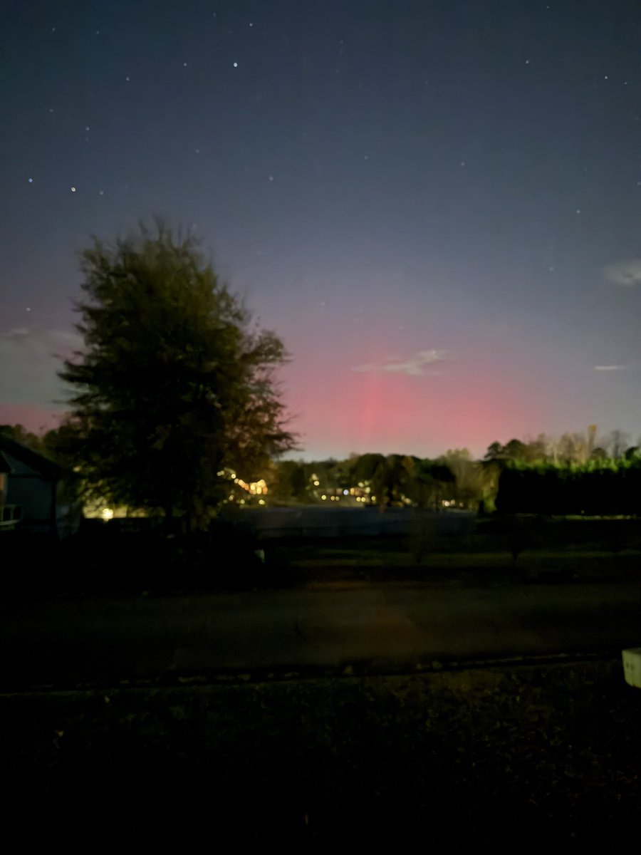 Bridget_NewGirl's tweet image. The #Aurora in #InmanSC tonight.