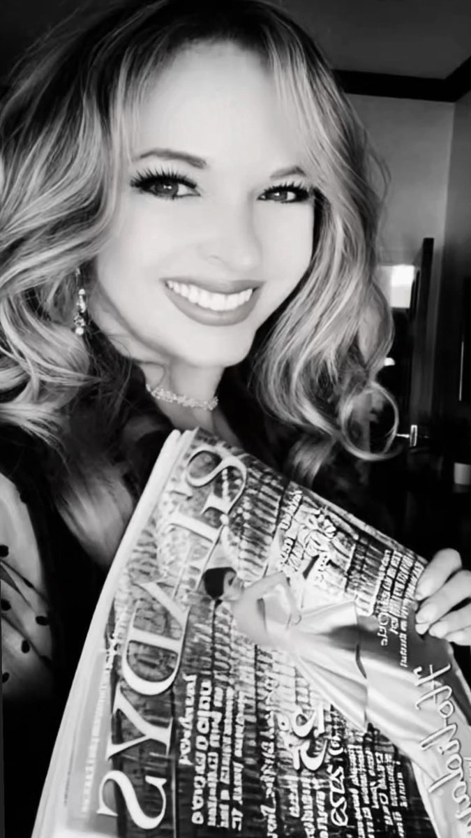 MrsFabianForte's tweet photo. Get Gladys! 

@gladysmagazine https://t.co/pLIKzNKype