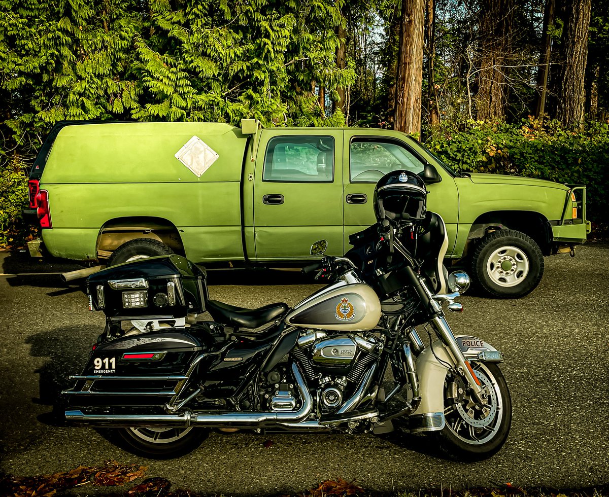 VPDTrafficUnit's tweet image. So grateful to be able to assist in multiple ways today @CityofVancouver with honouring those who served. #LestWeForget #RemembranceDay #Lives #Service