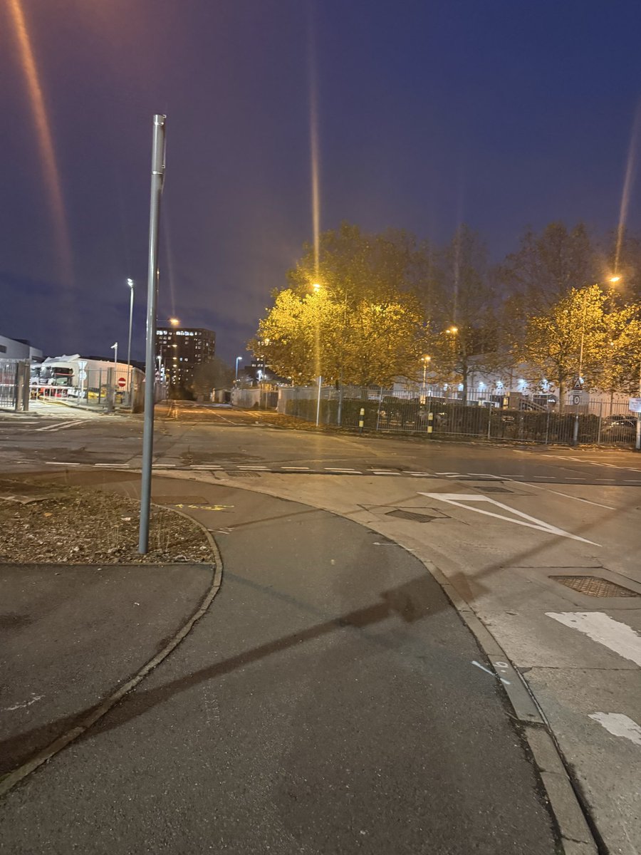 ruchisingh95's tweet photo. @SHEIN_Official — Royal Mail never delivered my order, yet you’re asking me to pick it up from a shady location 1hr+ away (photo attached). Been over 8 days now, and support keeps telling me to “wait.” This is not okay. https://t.co/lOM5exlwFl