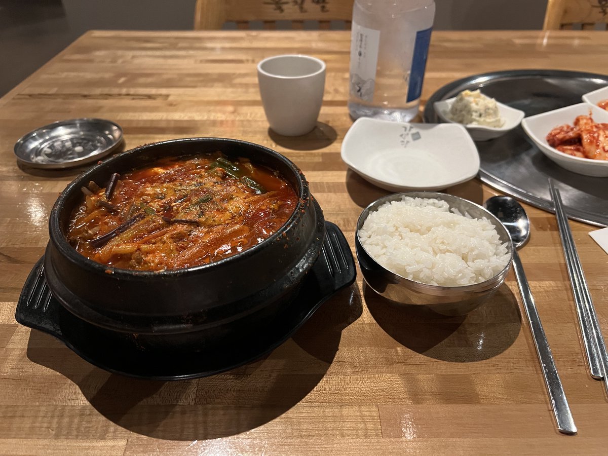 itsNicoleAnise's tweet image. Las Vegas trip to escape the Chicago winter for a bit 🌴✨🃏🍸

#companion #fmty #DateChicago #DateNYC