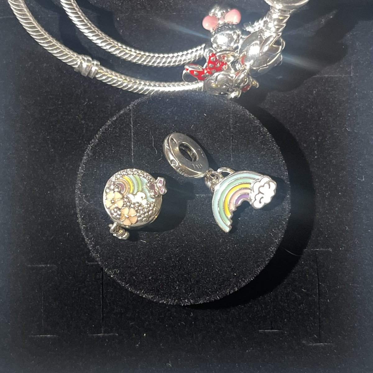 softmorningg's tweet image. พร้อมส่ง 
มือ 1 unused ไม่เคยใช้ เก็บอย่างดีค่า

pandora charm สายรุ้ง

♡ 2 ชิ้น 3000-. ไม่มีกล่องนะคะ 🥹
📦 ส่งฟรี

#ส่งต่อpandora #ส่งต่อเเพนโดร่า #pandorath #pandora #PandoraThailand #pandoraมือสอง #แพนโดร่ามือสอง