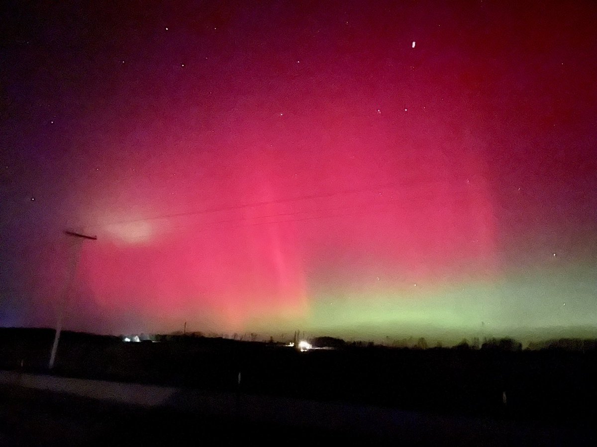 ColinP_Ag's tweet photo. Northern Lights from Annada, MO 11/11/25. #northernlights https://t.co/9Z2VAIzUcv