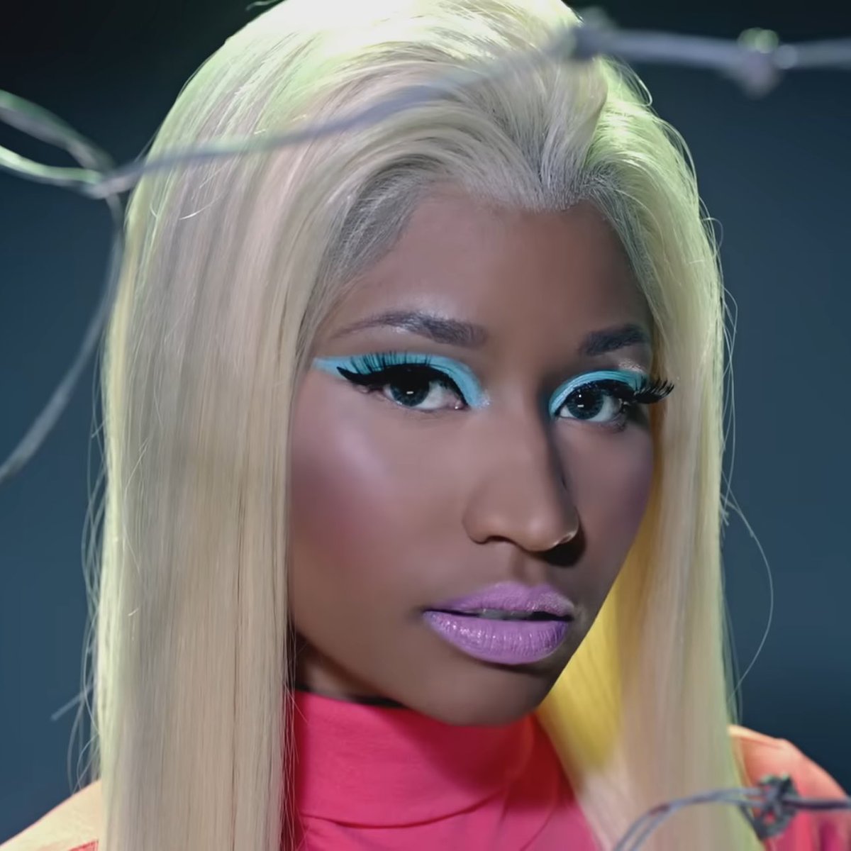 nmcaviar's tweet image. .@billboard’s Rap Digital Song Sales chart:

#3. Beez In the Trap, @NICKIMINAJ &amp;amp; @2chainz *Peak: #2* [35 WoC]