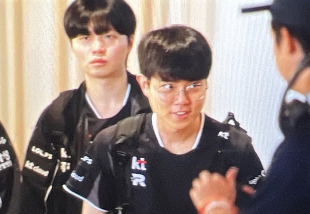 정서불안송충이 tweet media