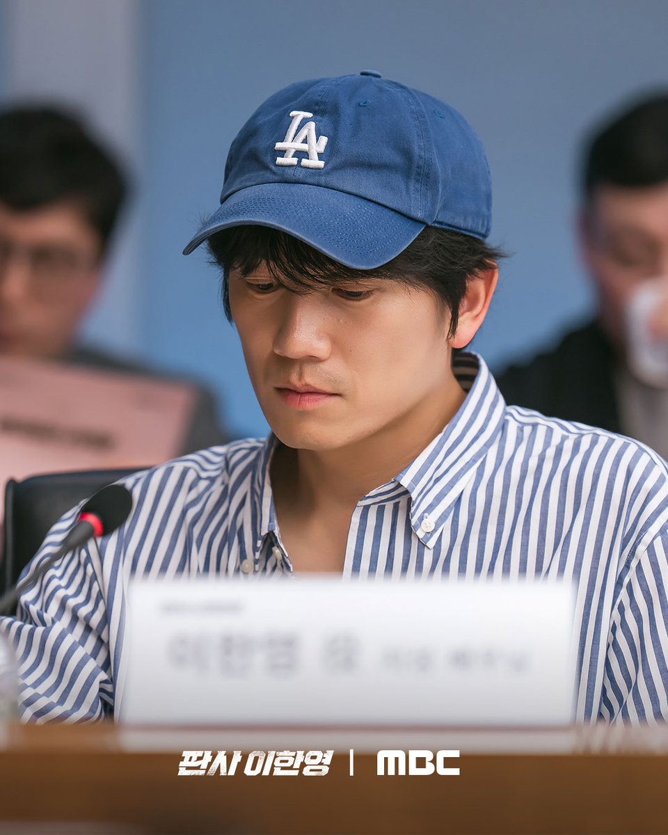 uname0_'s tweet image. 약쟁이 형사와 노예 판사 개느좋