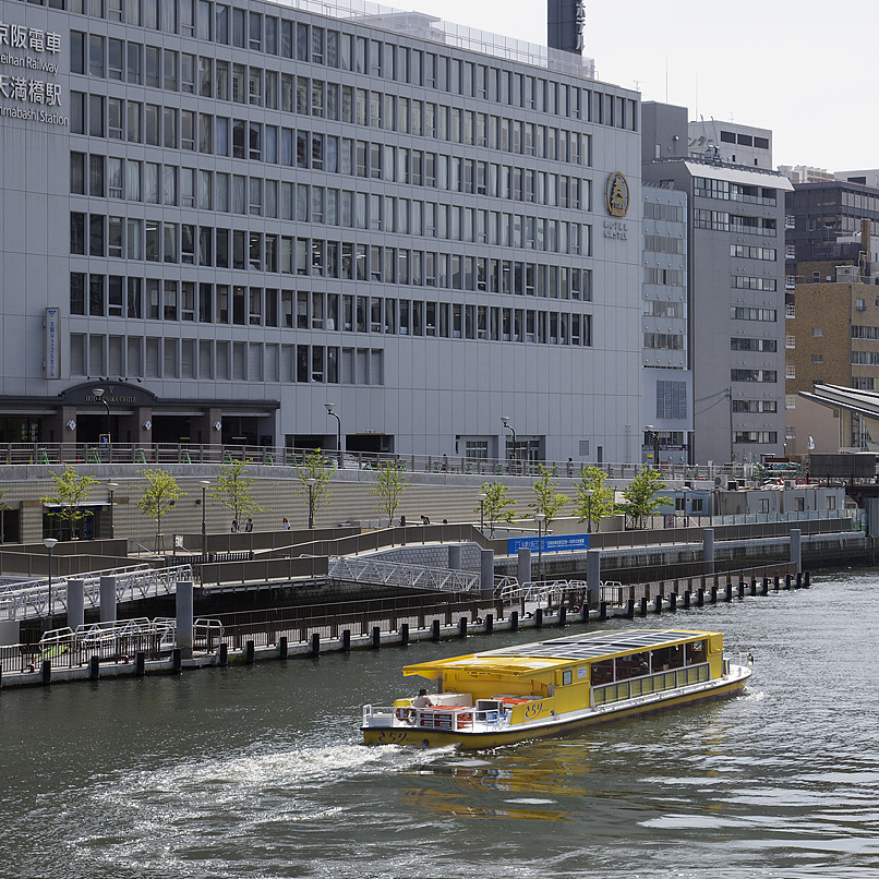 運河のある街 10月に運航して好評だった大阪市内を流れる水の回廊を船で周回する
