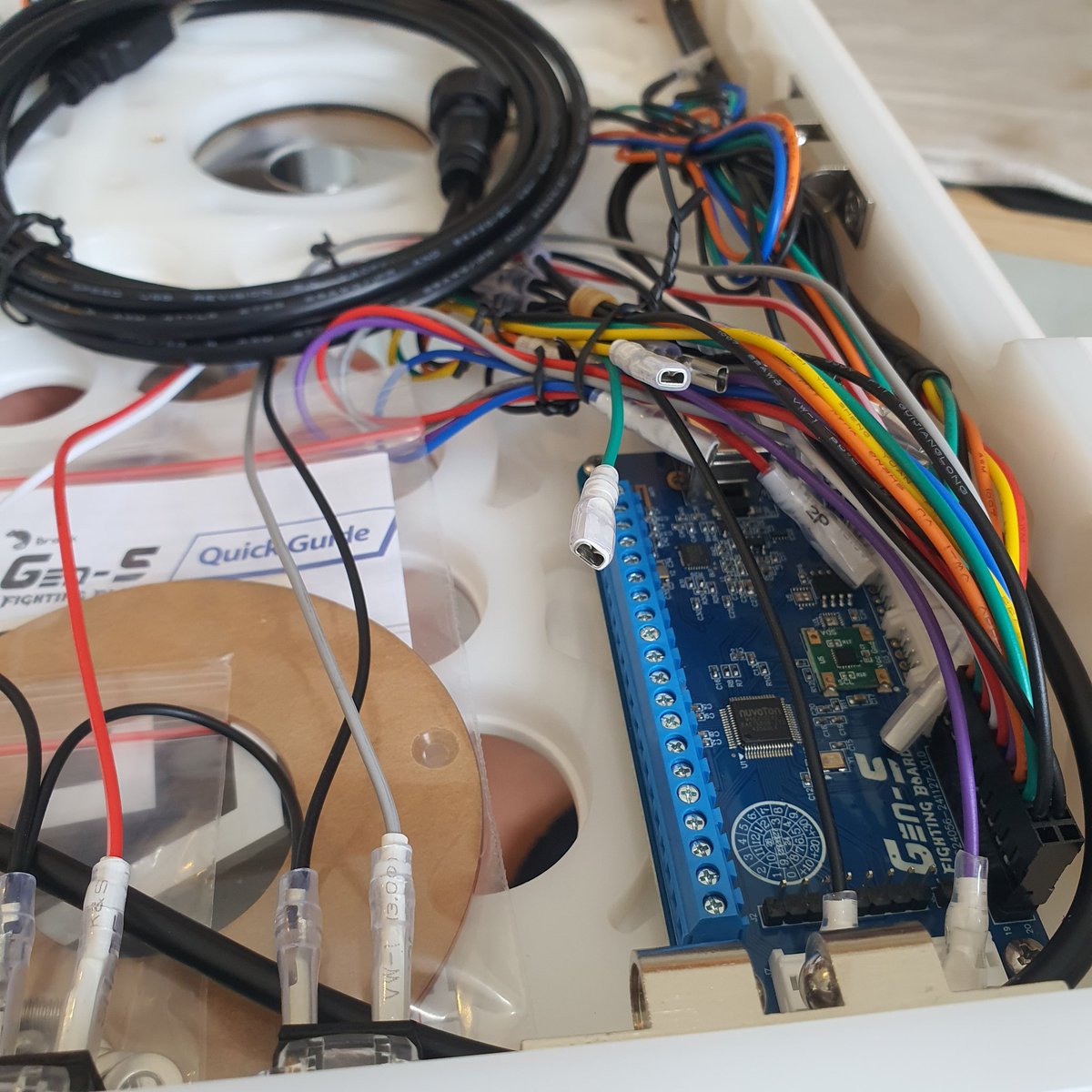 His master from 🇦🇹 will continue to assemble it with the best ammos!

* #VM6R NR White Silver
* #Brook Gen5 PCB
* #Qanba KS Buttons
* CQD Connection