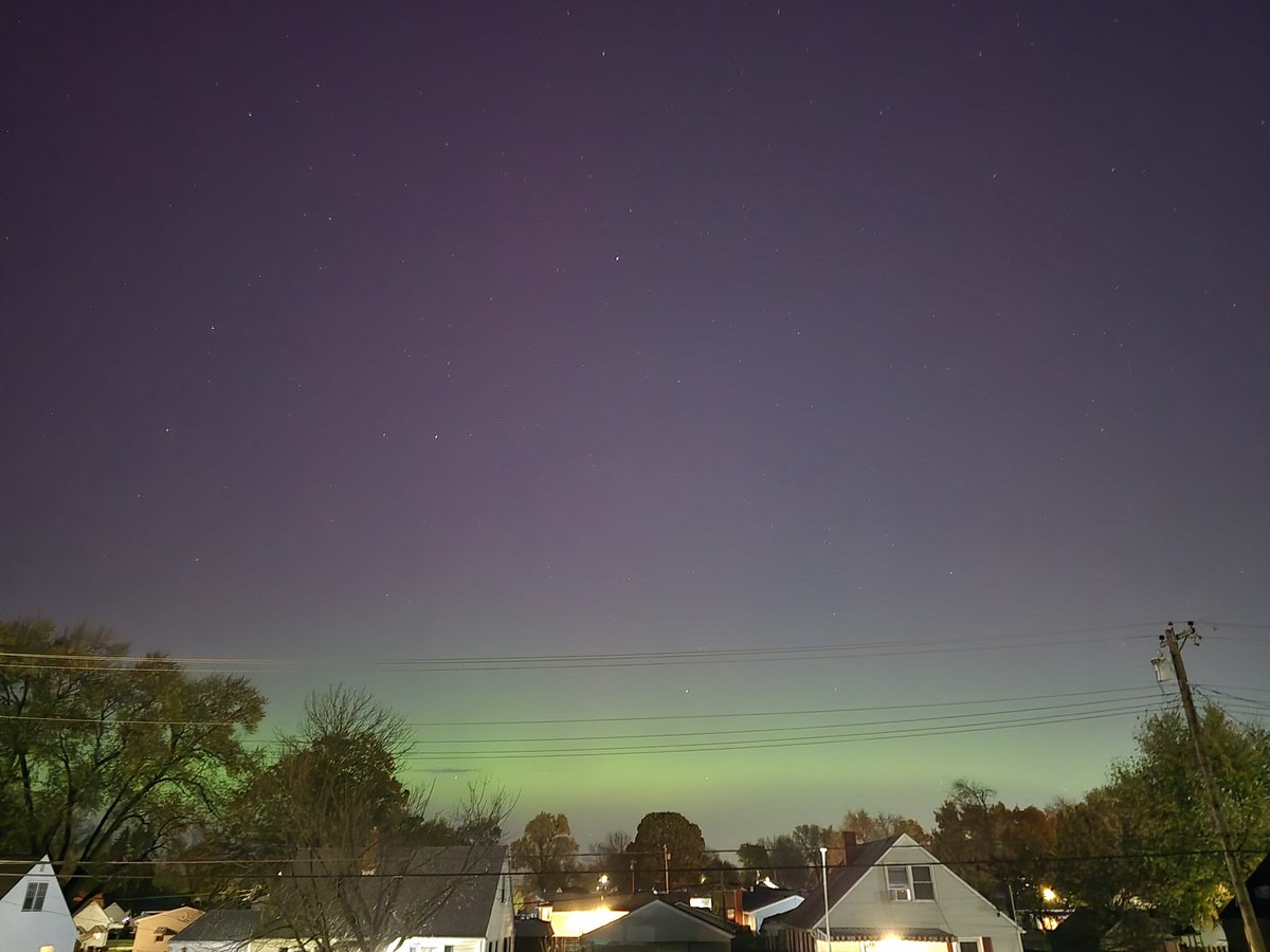 iangilcher's tweet image. Holy first Aurora pics Batman!
