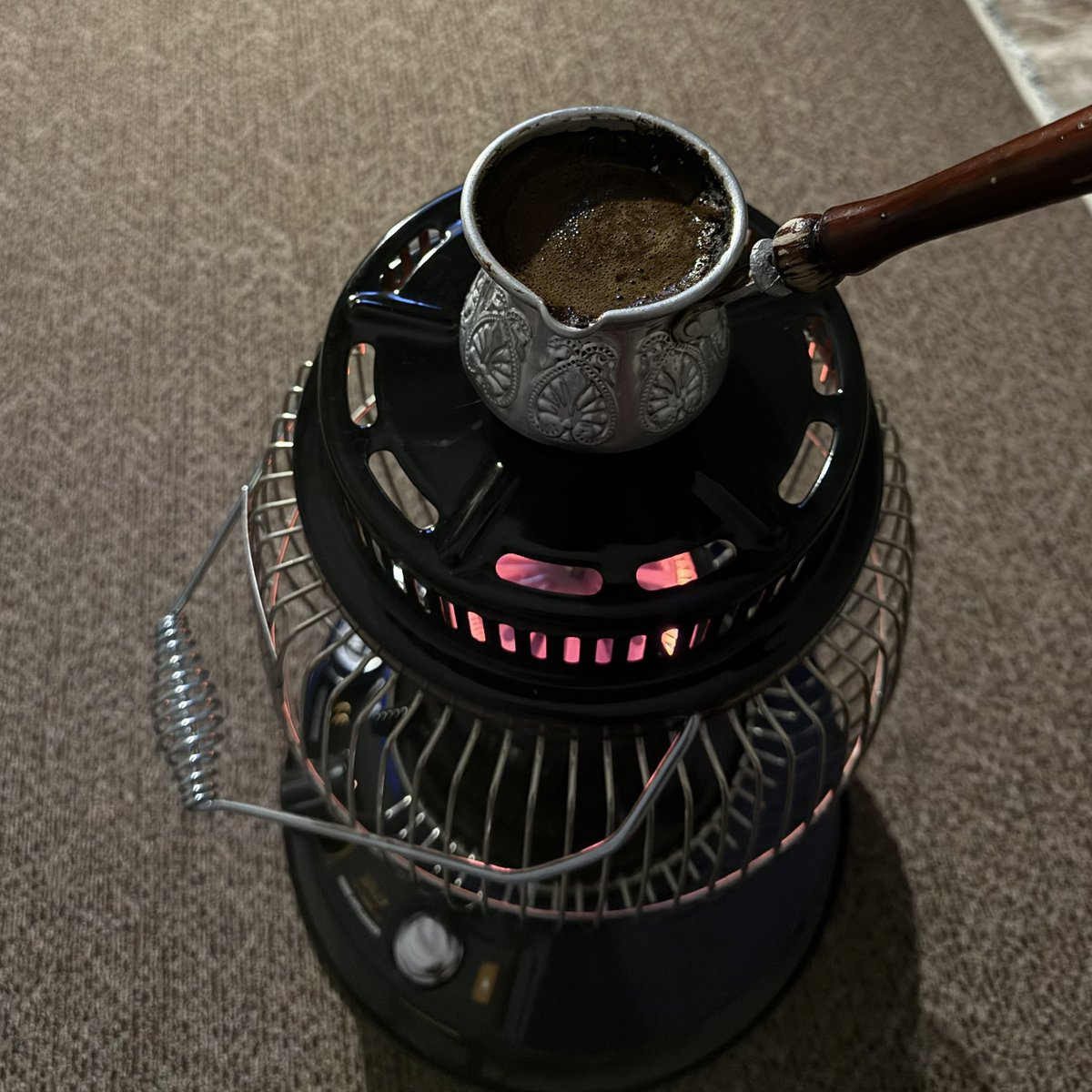 عاد الشتاء محمّلاً بالذكريات،والليالي الطويلة