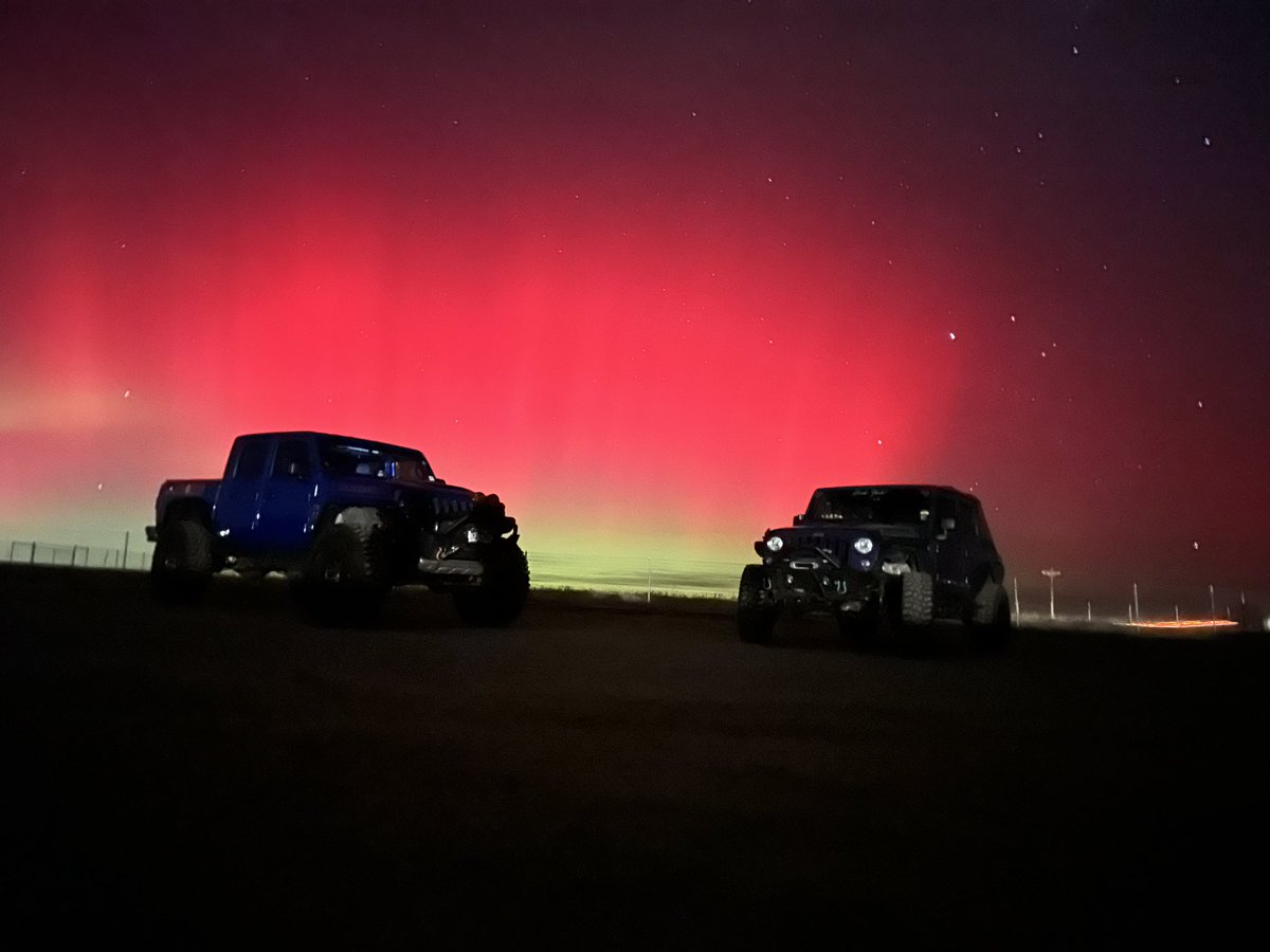 EVERYONE SHUT UP AND GO OUTSIDE