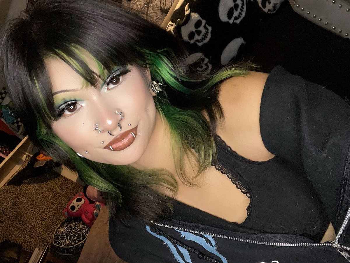 𝘺𝘻𝘢𝘣𝘦𝘭𝘭𝘢𝜗𝜚˚⋆*⋆: ♕︎ tweet media