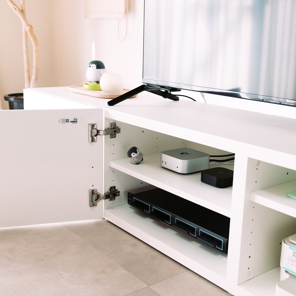 shimamuraakio's tweet image. M4 Mac mini (10Gb Ethernet)とBlackmagic MultiDock 10Gを組み合わせて、SSD × 4ベイのファイルサーバーを組んでみた。

ProRes 6Kの映像もネットワーク越しにコマ落ちなしで編集できてとても快適。

一般的なNASと違ってSpotlight検索も標準で使えるのも便利。

#homelab