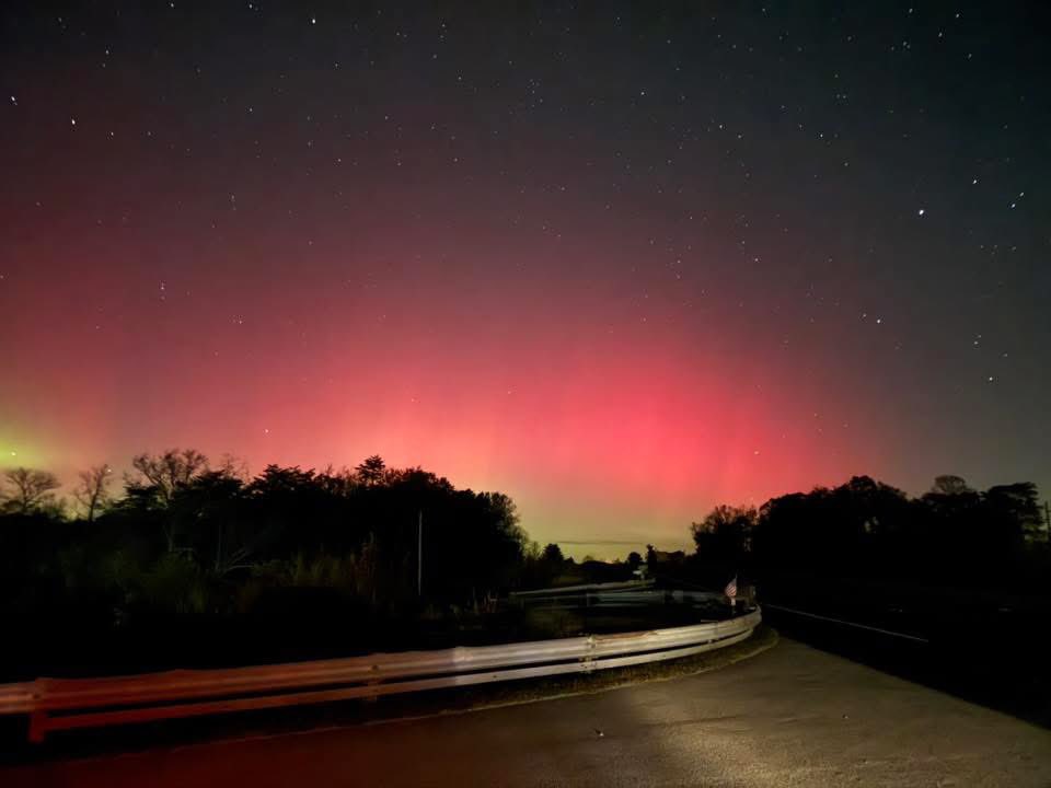 It’s happening again! The aurora is going crazy tonight over North America. A major solar storm is underway. Reports as far south as the Florida Panhandle and South LA are coming in. 📸 Amber Sawyer/Pam Barado