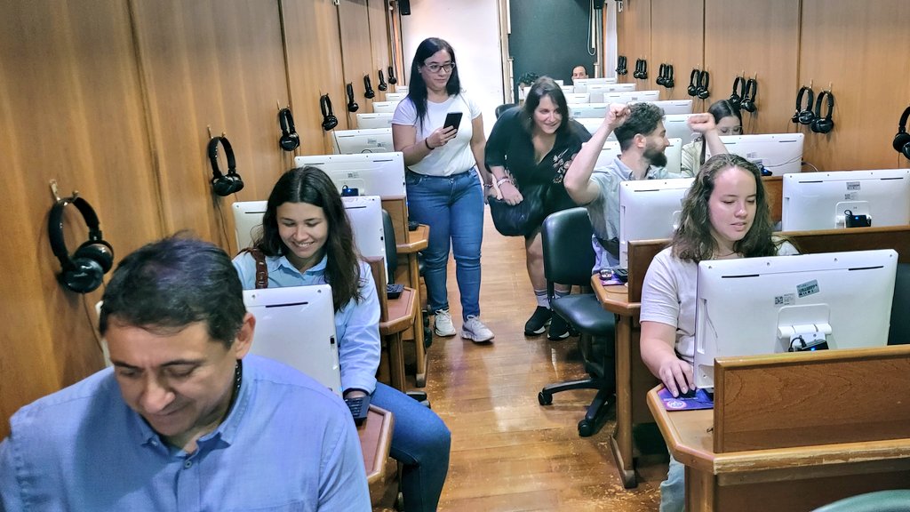 🤝 Recibimos a integrantes de Potencia Argentina+ en la <a href="/diputadosMis/">Diputados Misiones</a>

Junto al vicep. primero, dip. <a href="/JCesino/">Jorge Martin Cesino</a>, dialogamos sobre liderazgo joven y participación.
También recorrieron el Recinto, el Salón de las Dos Constituciones y el <a href="/EmbajadorLegisM/">Embajador Legislativo Misionero</a>

#Misiones #PotenciaArgentina