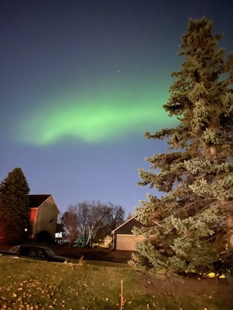 08Marauder's tweet photo. @mnwild For all you enjoying the hockey game some northern lights from tonight https://t.co/8P3thknVOt