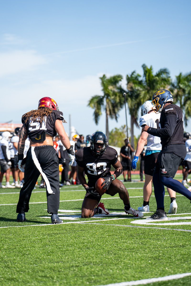 TheProShowcase's tweet image. Day 2: Work

📸: @ShotByCuh