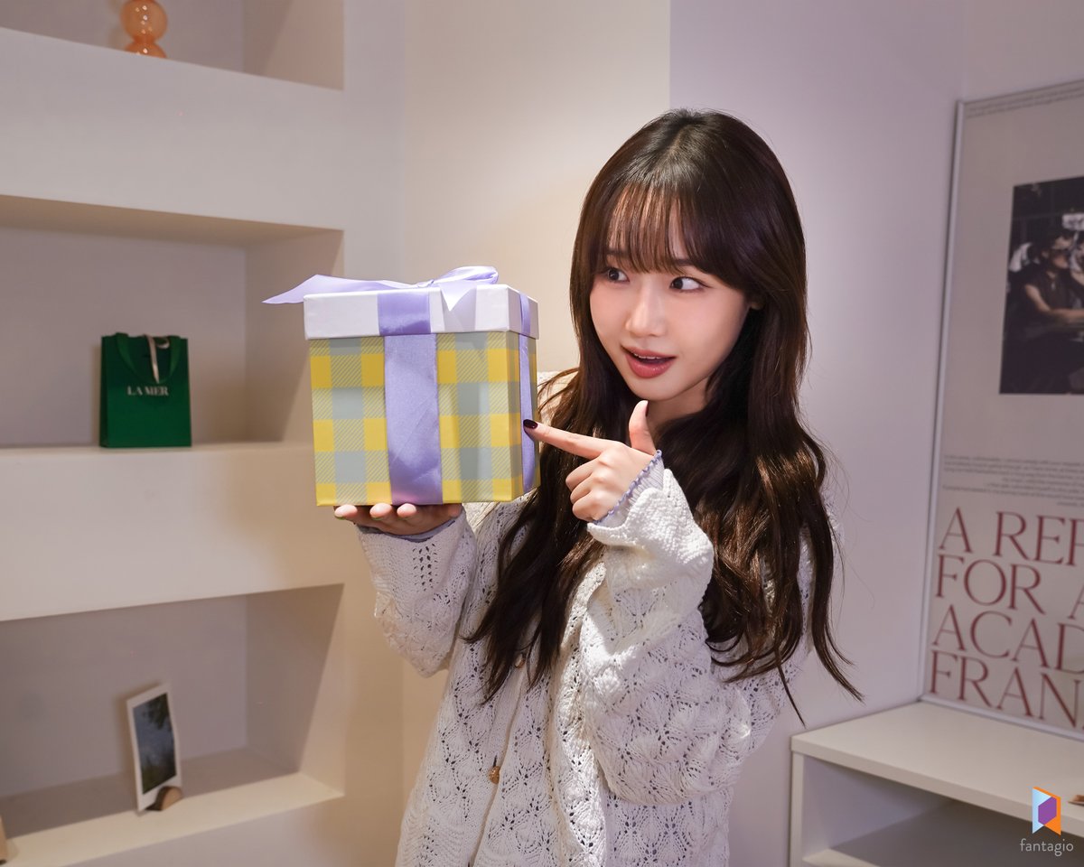 [🎂] HAPPY YOOJUNG DAY BEHIND PHOTO

유정이와 함께하는 소중한 하루
따뜻한 미소와 사랑스러운 에너지로
현장을 가득 채운 유정이의 순간들을 공개합니다🎁

#최유정 #CHOIYOOJUNG
#해피최유정데이 #HAPPYCHOIYOOJUNGDAY