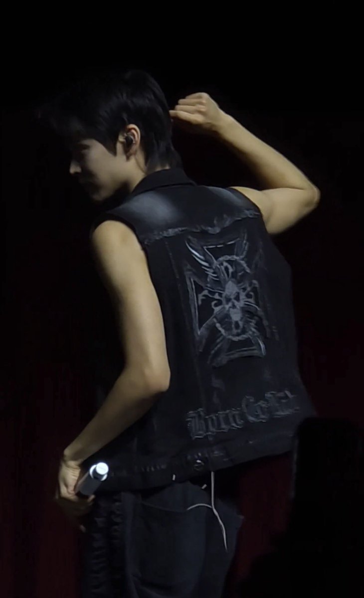 bibamibambi's tweet image. ทุกคนเงียบ