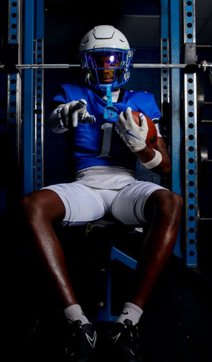 21__sbg's tweet image. Name:Omarion Wallace 
Height:6’2
Weight:185
End of Regular Season Junior Film!
5 int
54 tackles
6 pbu&apos;s
43 solo tackles 
Height:6&apos;2
Weight:185 
@CoachSkelton06 @KOlms85 @CoachHARDen52 @ChadSimmons_ @RivalsHS @Rivals #outworkeveryone #culture🐏 

hudl.com/v/2SfE2z