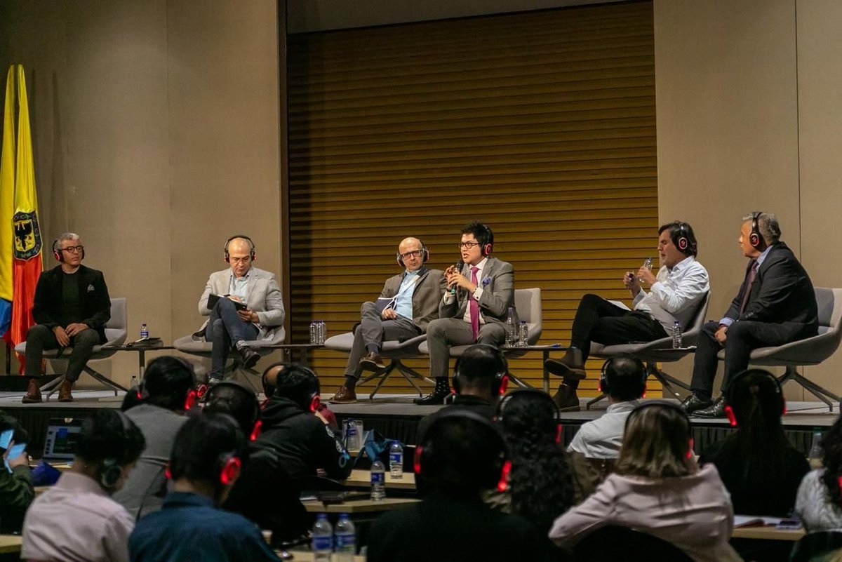 wilasanchezm's tweet image. #EMBDATATECH I En la tarde participé en el conversatorio “Talento digital de Colombia para el Mundo”, junto a representantes de la @camaracomerbog, Ágata, CEIBA Software, Internexa, Dynatrace y el sector productivo.  

Un diálogo inspirador sobre cómo el talento colombiano…