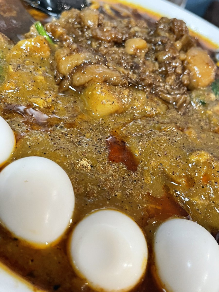 今日は久しぶりに…
元祖スタミナ満点らーめんすず鬼
熊谷うえちゃん店

●カレースタ満糸唐辛子抜き(背脂)
＋まさお

辛いの苦手だけどカレーは必食😍
お肉や背脂が甘く感じて
めちゃくちゃ美味しかったです❣️

カレーが溶けた塩っぱウマなスープが
美味すぎて飲み過ぎた🤤
本日もご馳走様でした🙏